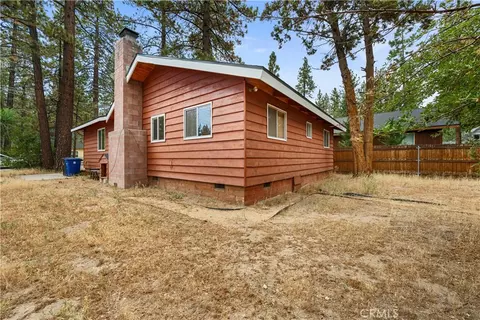 Exterior - 904 Michael, Big Bear City, CA 92314 photo 4 of 6