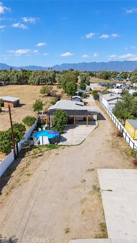 18330 Hawthorne Ave, Bloomington, CA 92316
