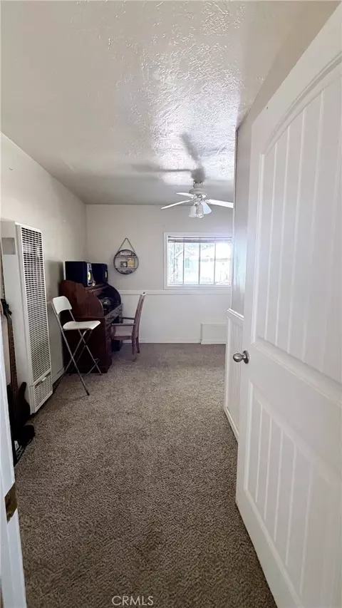 Entry Way - 635 Acacia Dr, Crestline, CA 92325 photo 3 of 4