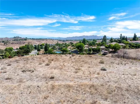 2035 Polo Ct, Riverside, CA 92506 photo 11