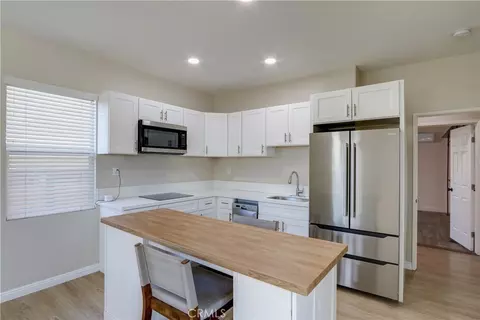 Kitchen - 17565 Cedarwood, Riverside, CA 92503 photo 6 of 7