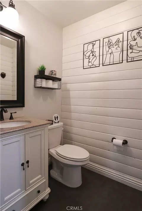 Bath - 17565 Cedarwood, Riverside, CA 92503 photo 1 of 5