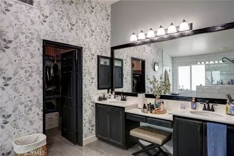 Bath - 17565 Cedarwood, Riverside, CA 92503 photo 2 of 5