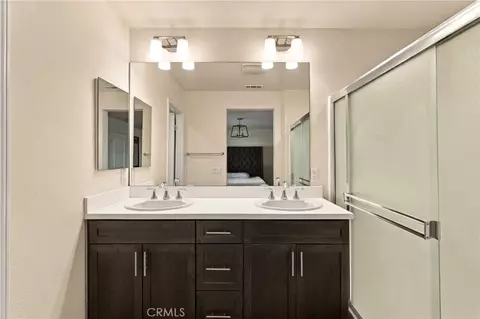 Bath - 19192 Spring Rock Ct, Perris, CA 92570 photo 1 of 5
