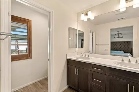 Bath - 19192 Spring Rock Ct, Perris, CA 92570 photo 2 of 5