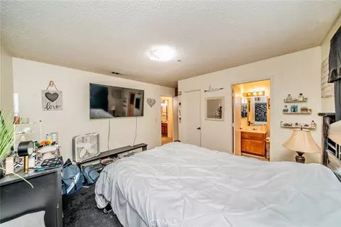 Bedroom - 11461 Oasis, Pinon Hills, CA 92372 photo 2 of 12