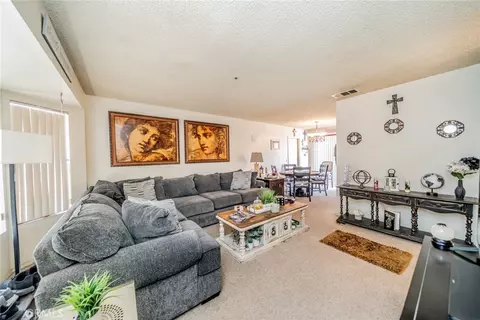 Living - 11461 Oasis, Pinon Hills, CA 92372 photo 1 of 4