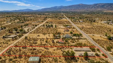 View/Area - 11461 Oasis, Pinon Hills, CA 92372 photo 6 of 7