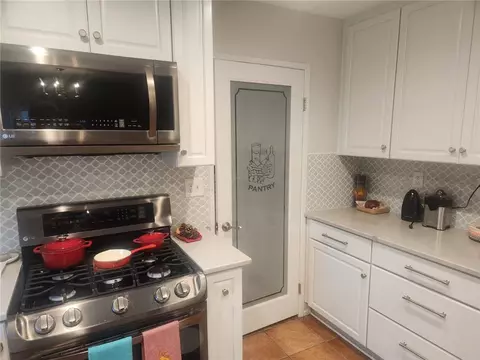 Kitchen - 6012 Matheson Dr, Riverside, CA 92507 photo 4 of 4