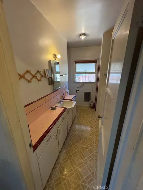 Bath - 102 E 7th, Escondido, CA 92025 photo 1 of 7