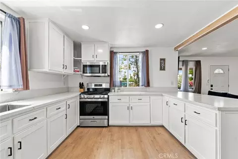 Kitchen - 434 Highland, Riverside, CA 92507 photo 5 of 7
