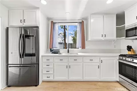 Kitchen - 434 Highland, Riverside, CA 92507 photo 6 of 7