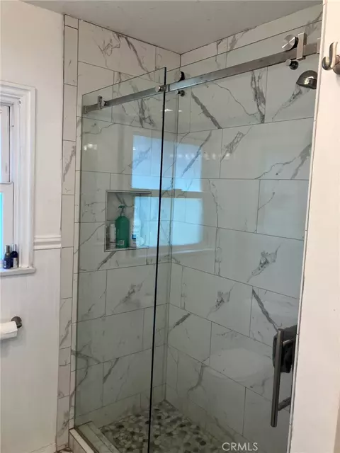 Bath - 532 E Rosewood Ct, Ontario, CA 91764 photo 2 of 3