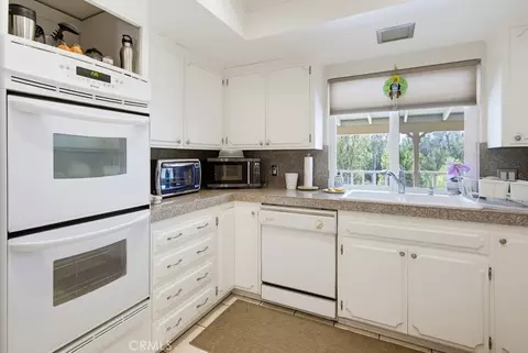 Kitchen - 1691 Roble Grande Rd, Alpine, CA 91901 photo 3 of 6