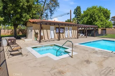 Exterior - 440 Elsmere Dr, Riverside, CA 92506 photo 7 of 8