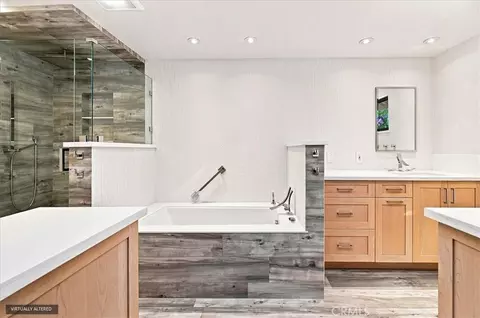 Bath - 440 Elsmere Dr, Riverside, CA 92506 photo 4 of 7