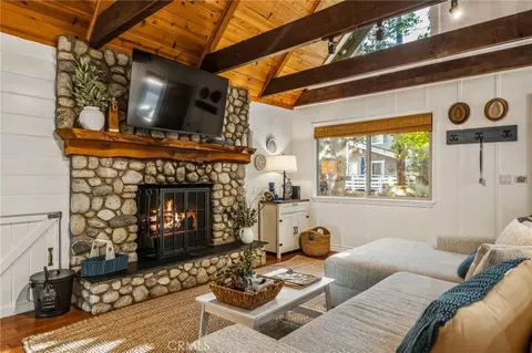 Living - 371 Maple Dr, Lake Arrowhead, CA 92352 photo 3 of 6
