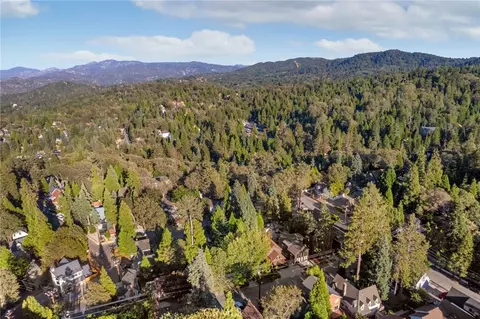 View/Area - 371 Maple Dr, Lake Arrowhead, CA 92352 photo 1 of 3