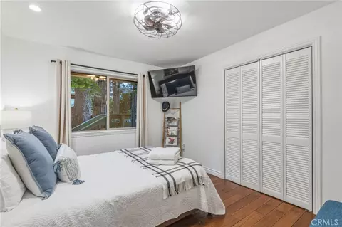 Bedroom - 371 Maple Dr, Lake Arrowhead, CA 92352 photo 4 of 9
