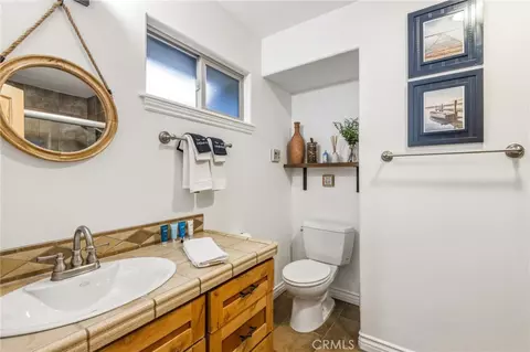 Bath - 371 Maple Dr, Lake Arrowhead, CA 92352 photo 1 of 4