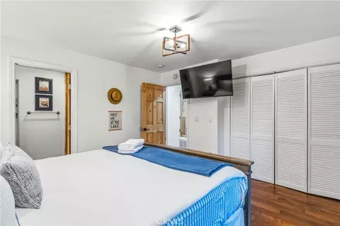 Bedroom - 371 Maple Dr, Lake Arrowhead, CA 92352 photo 3 of 9