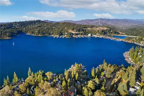 View/Area - 371 Maple Dr, Lake Arrowhead, CA 92352 photo 2 of 3