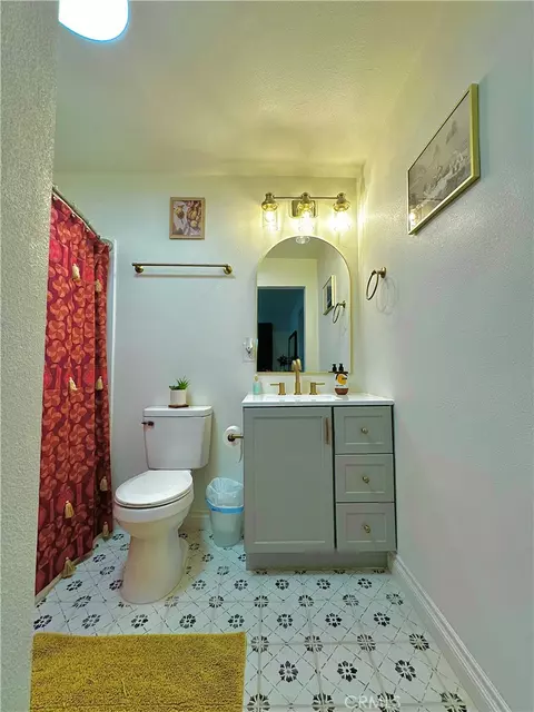 Bath - 217 E Stuart, Redlands, CA 92374 photo 6 of 6