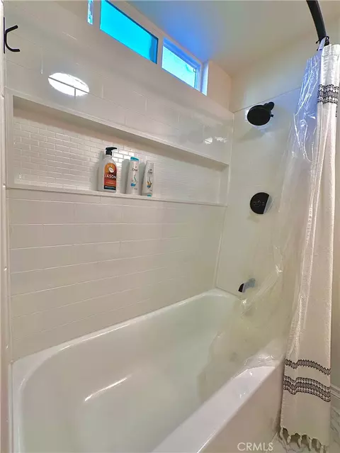 Bath - 217 E Stuart, Redlands, CA 92374 photo 3 of 6