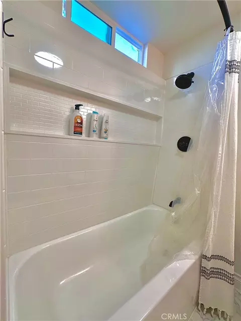 Bath - 217 E Stuart, Redlands, CA 92374 photo 3 of 6