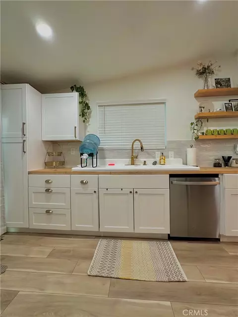 Kitchen - 217 E Stuart, Redlands, CA 92374 photo 3 of 3