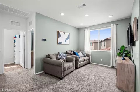 Entry Way - 9689 Scioscia St, Riverside, CA 92503 photo 6 of 10