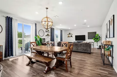 Dining - 9689 Scioscia St, Riverside, CA 92503 photo 3 of 3