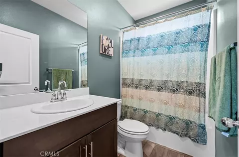 Bath - 9689 Scioscia St, Riverside, CA 92503 photo 2 of 4