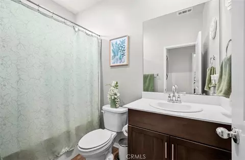 Bath - 9689 Scioscia St, Riverside, CA 92503 photo 1 of 4