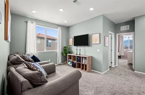 Entry Way - 9689 Scioscia St, Riverside, CA 92503 photo 4 of 10