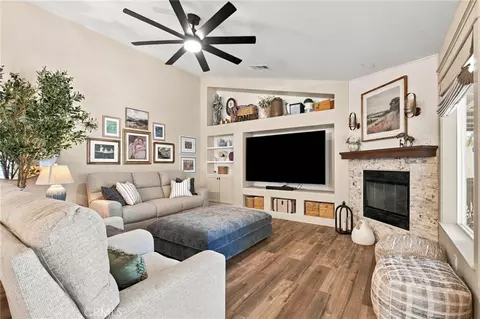 Living - 19910 Heavern Ct, Perris, CA 92570 photo 5 of 8