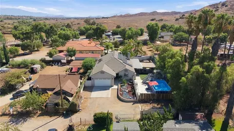 View/Area - 19910 Heavern Ct, Perris, CA 92570 photo 1 of 3