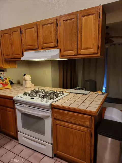 Kitchen - 24812 Lake Gregory, Crestline, CA 92325 photo 3 of 3
