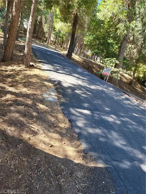 Exterior - 24812 Lake Gregory, Crestline, CA 92325 photo 3 of 16
