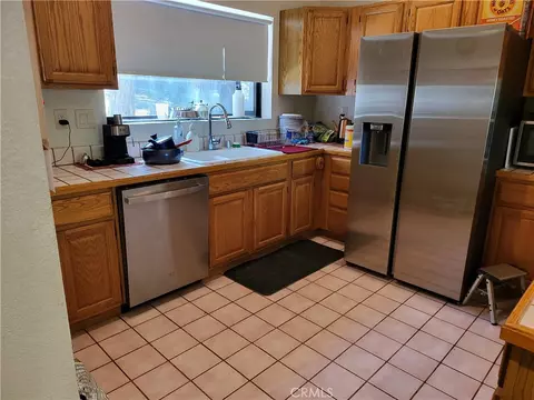 Kitchen - 24812 Lake Gregory, Crestline, CA 92325 photo 1 of 3