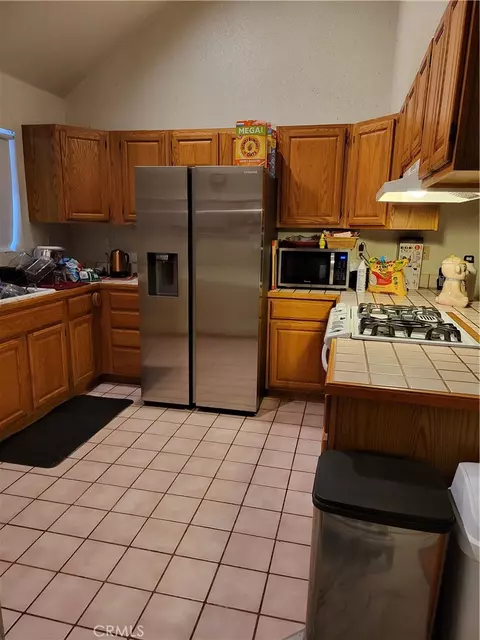 Kitchen - 24812 Lake Gregory, Crestline, CA 92325 photo 2 of 3