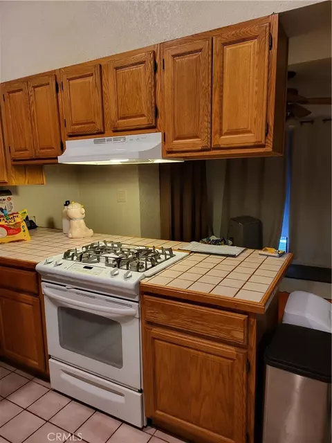 Kitchen - 24812 Lake Gregory, Crestline, CA 92325 photo 3 of 3