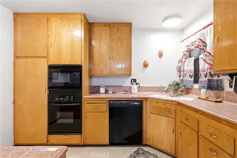 Kitchen - 1359 W Granada Ct, Ontario, CA 91762 photo 3 of 5