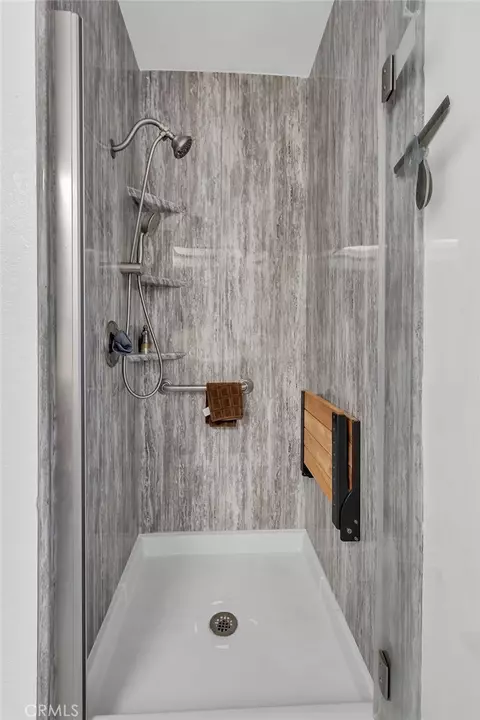 Bath - 6319 Westview, Riverside, CA 92506 photo 2 of 4