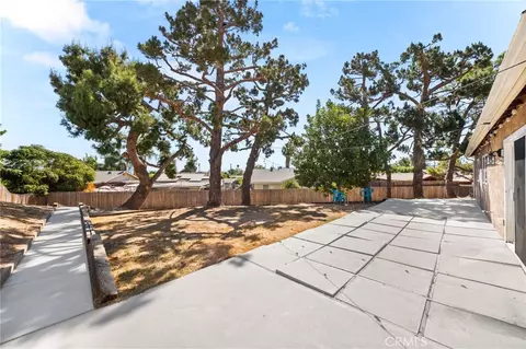 Exterior - 10021 Diamond Head, Riverside, CA 92503 photo 5 of 9