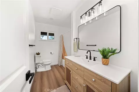 Bath - 10021 Diamond Head, Riverside, CA 92503 photo 1 of 2