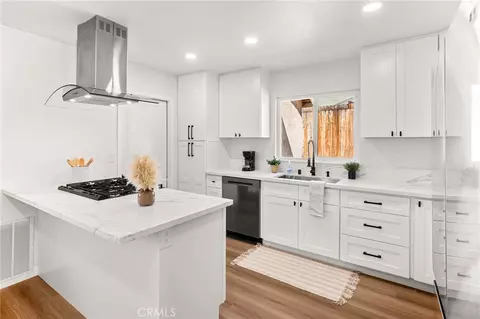 Kitchen - 10021 Diamond Head, Riverside, CA 92503 photo 3 of 4