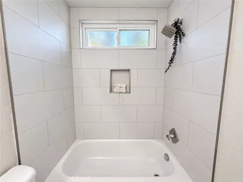 Bath - 6257 Danbrook, Riverside, CA 92506 photo 7 of 8