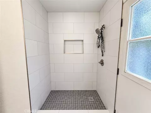 Bath - 6257 Danbrook, Riverside, CA 92506 photo 3 of 8
