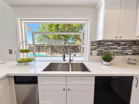 Kitchen - 6257 Danbrook, Riverside, CA 92506 photo 3 of 6